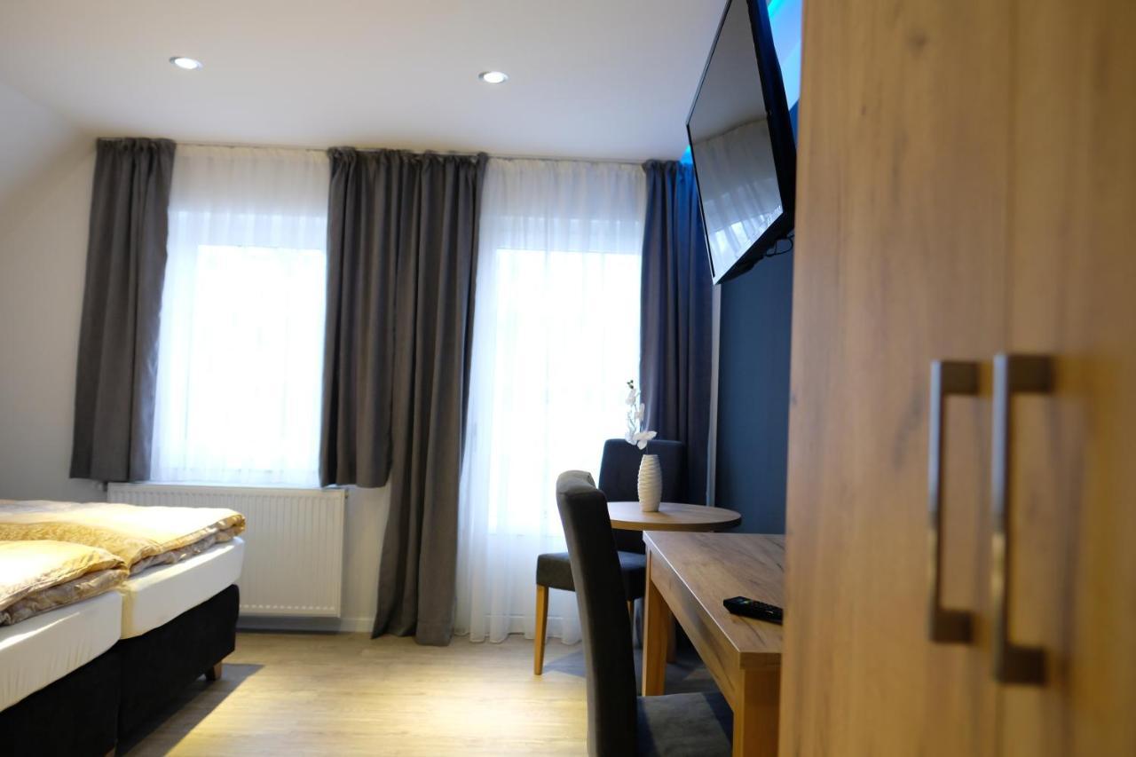 Schlafstuebchen Hotel Leer Bagian luar foto