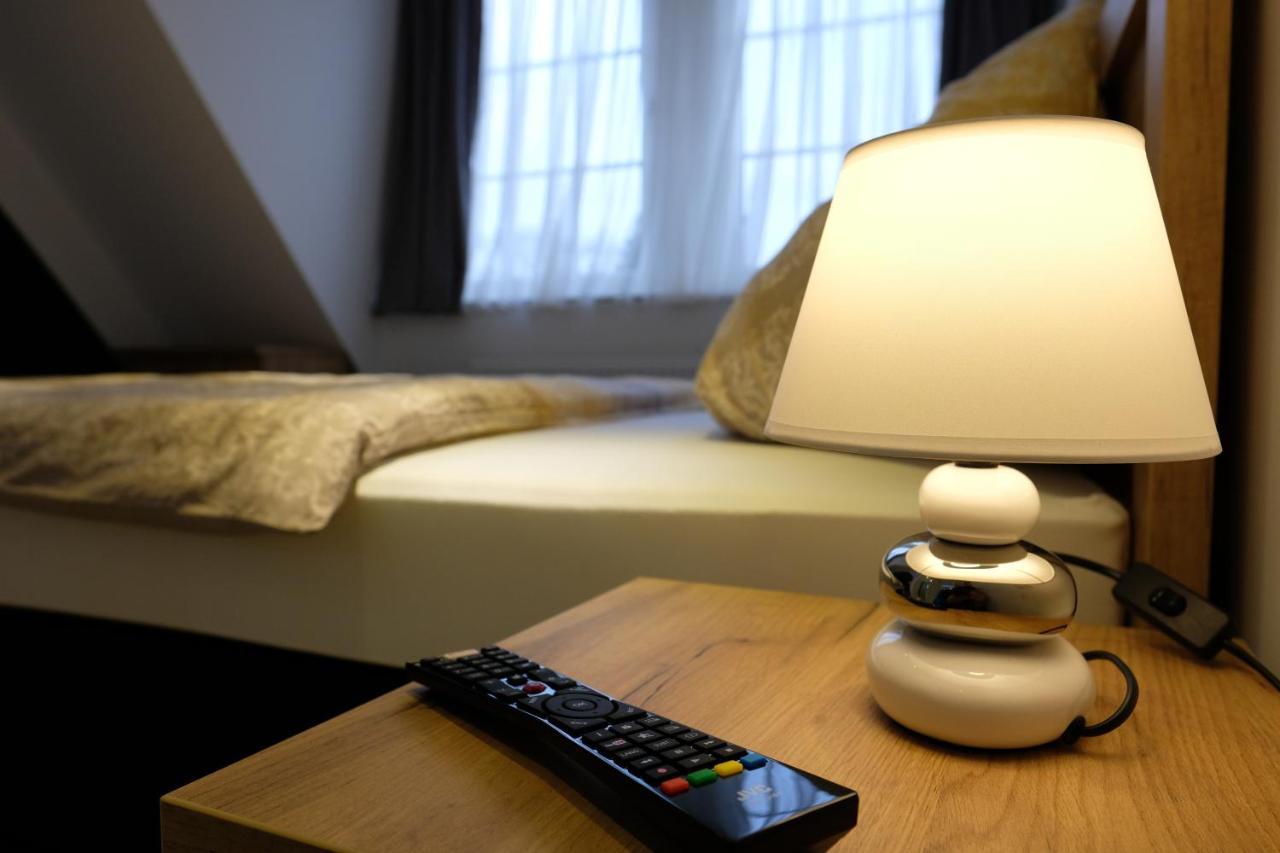 Schlafstuebchen Hotel Leer Bagian luar foto